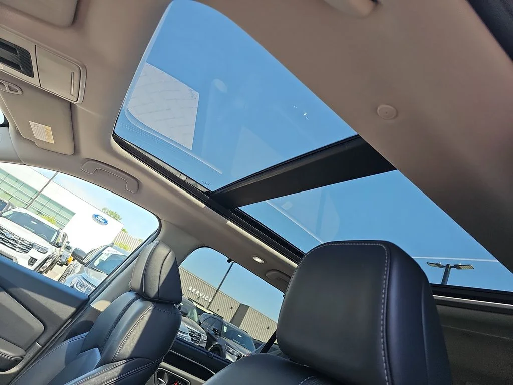 Used 2023  Honda Touring image 29
