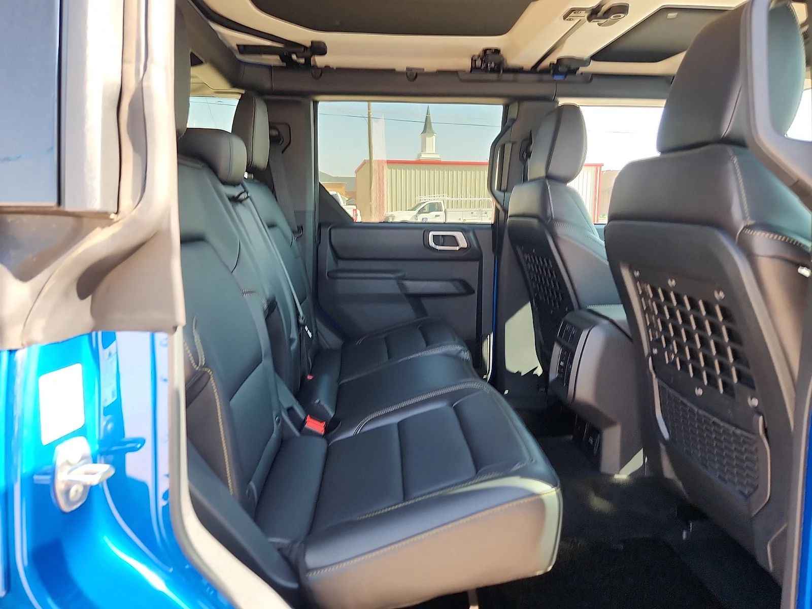 New 2026 Velocity Blue Metallic Ford Badlands® image 19