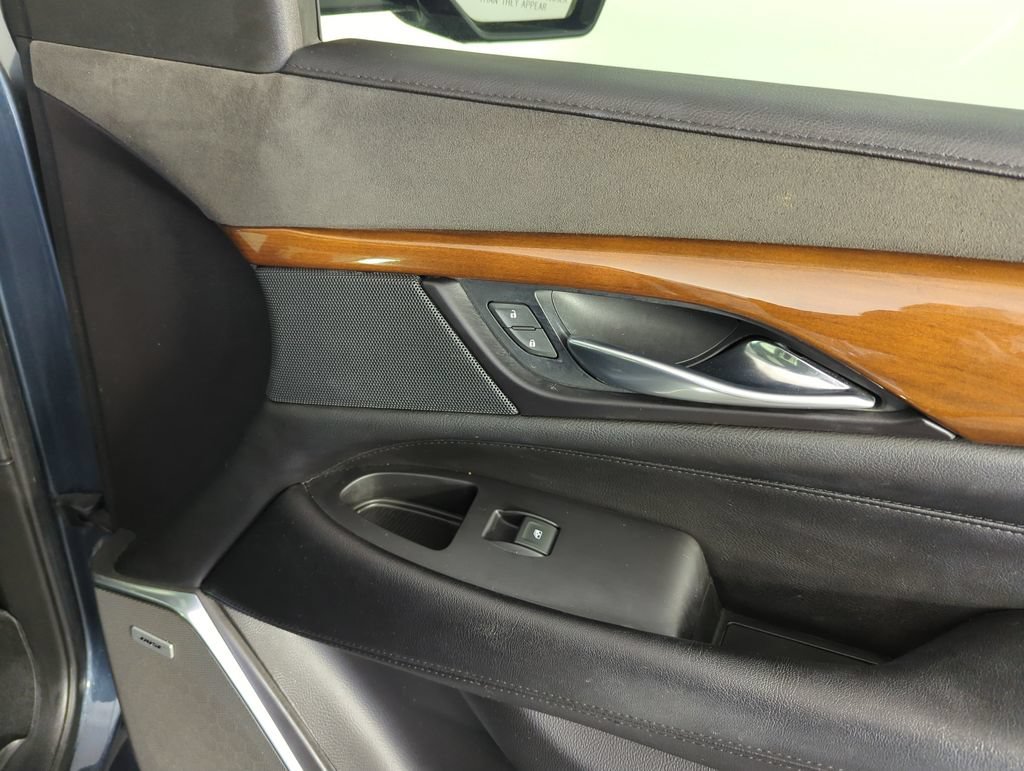 Used 2020 SHADOW METALLIC Cadillac Premium Luxury image 38
