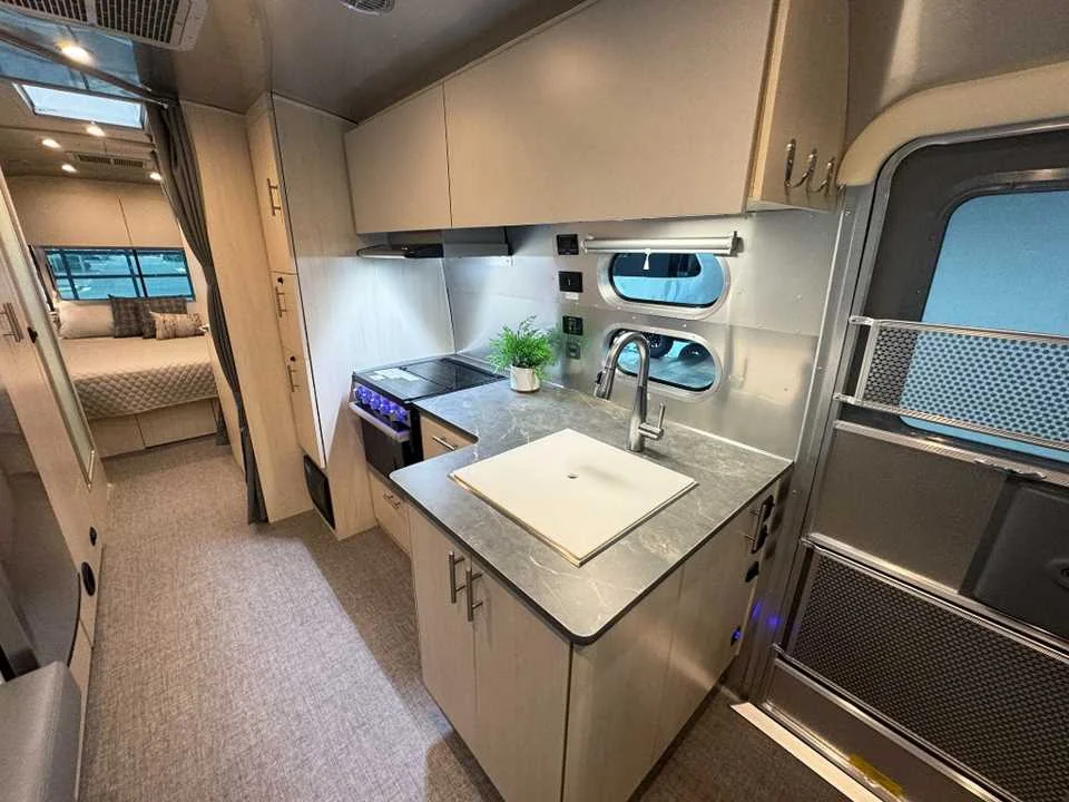 New 2026 SILVER AIRSTREAM  image 20