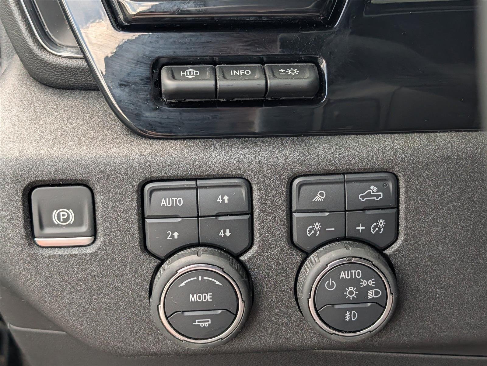 Used 2025 Black Chevrolet ZR2 image 29