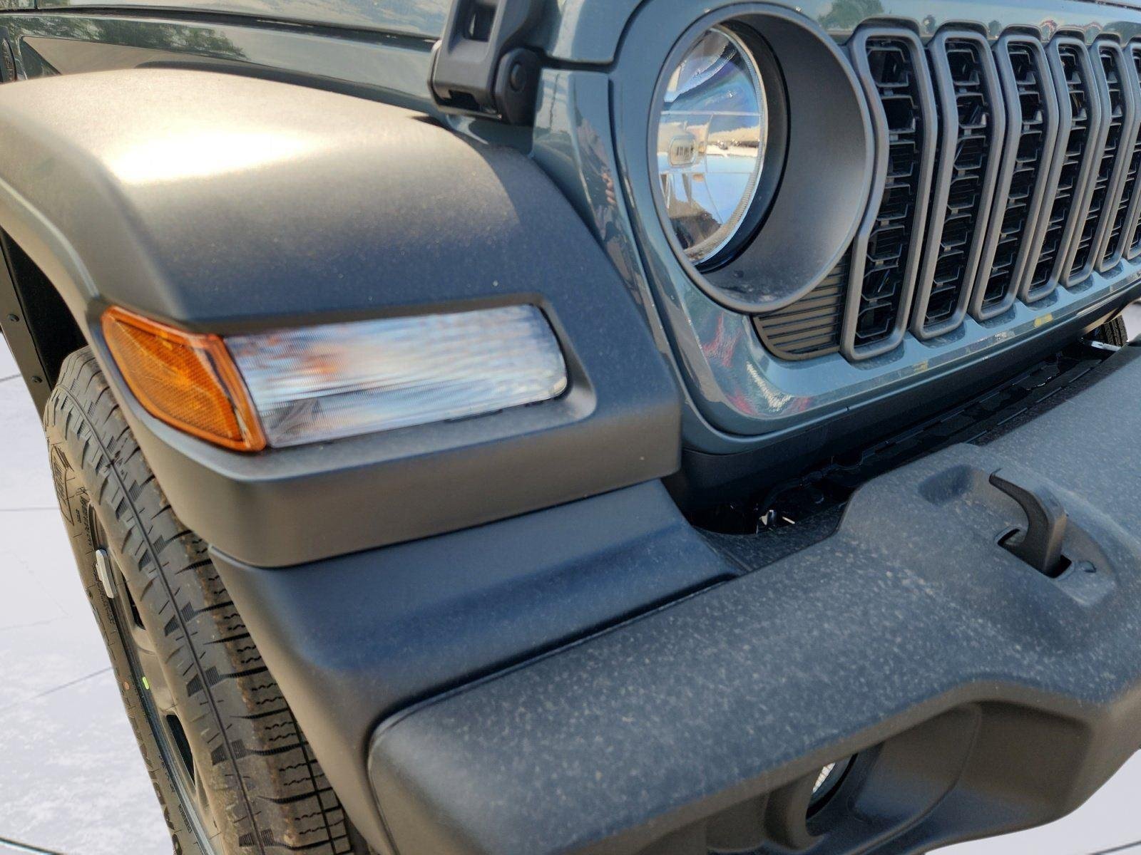 New 2026 Anvil Clear-Coat Exterior Paint Jeep Sport image 9