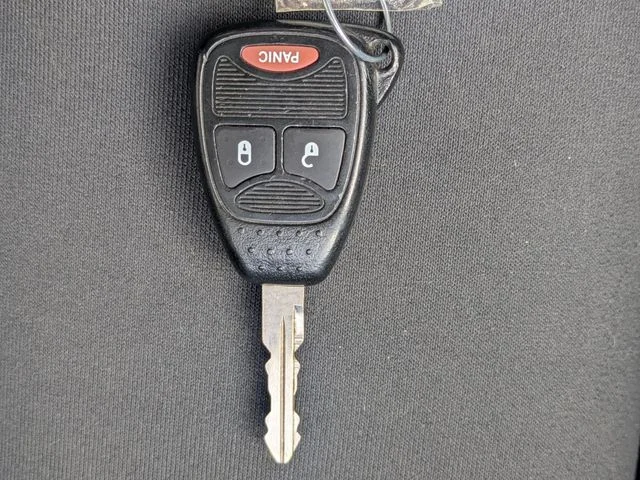Used 2014 Bright White Clearcoat Jeep Sport image 24