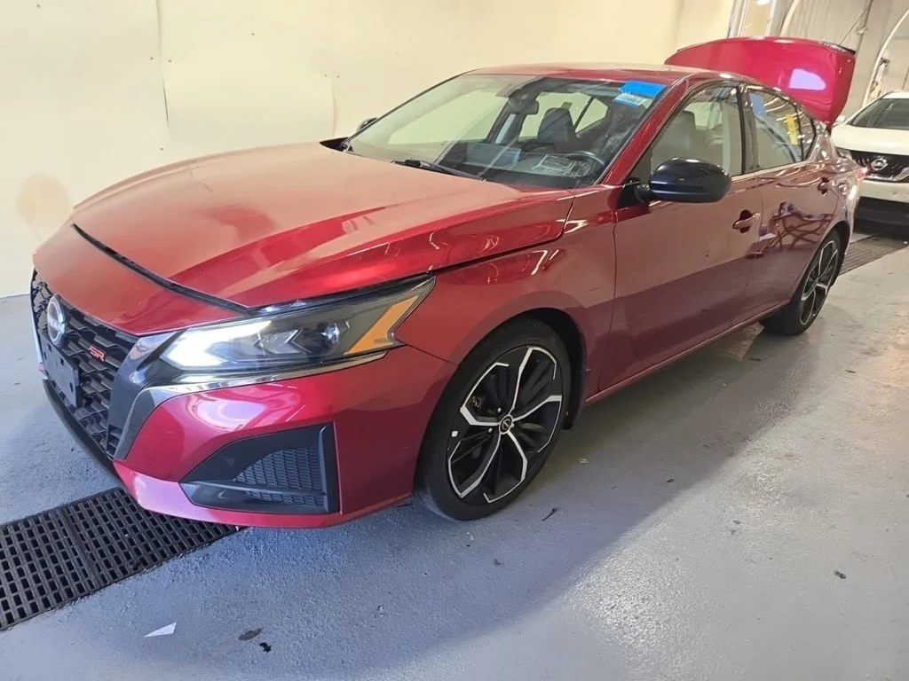 Used 2024 Red Nissan 2.5 SR image 14