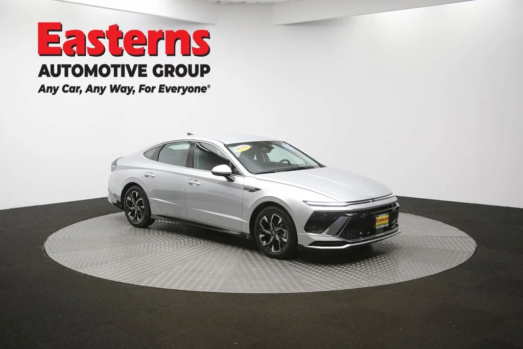 Used 2024 Silver Hyundai SEL image 44