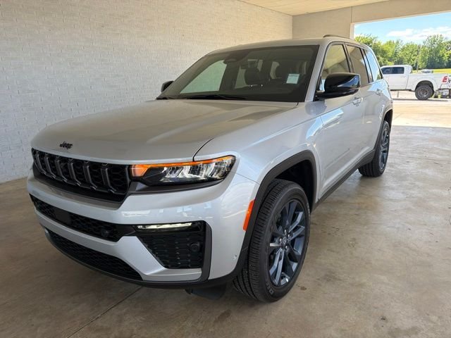 New 2026 Silver Zynith Exterior Paint Jeep 85th Anniversary Edition image 2