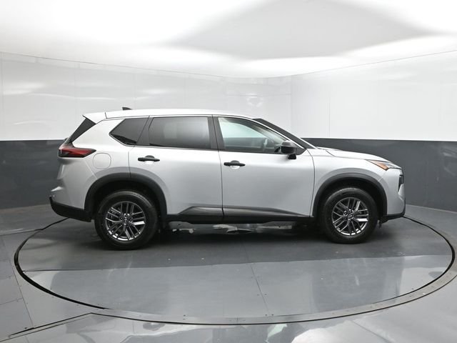Used 2024 Silver Nissan S image 11