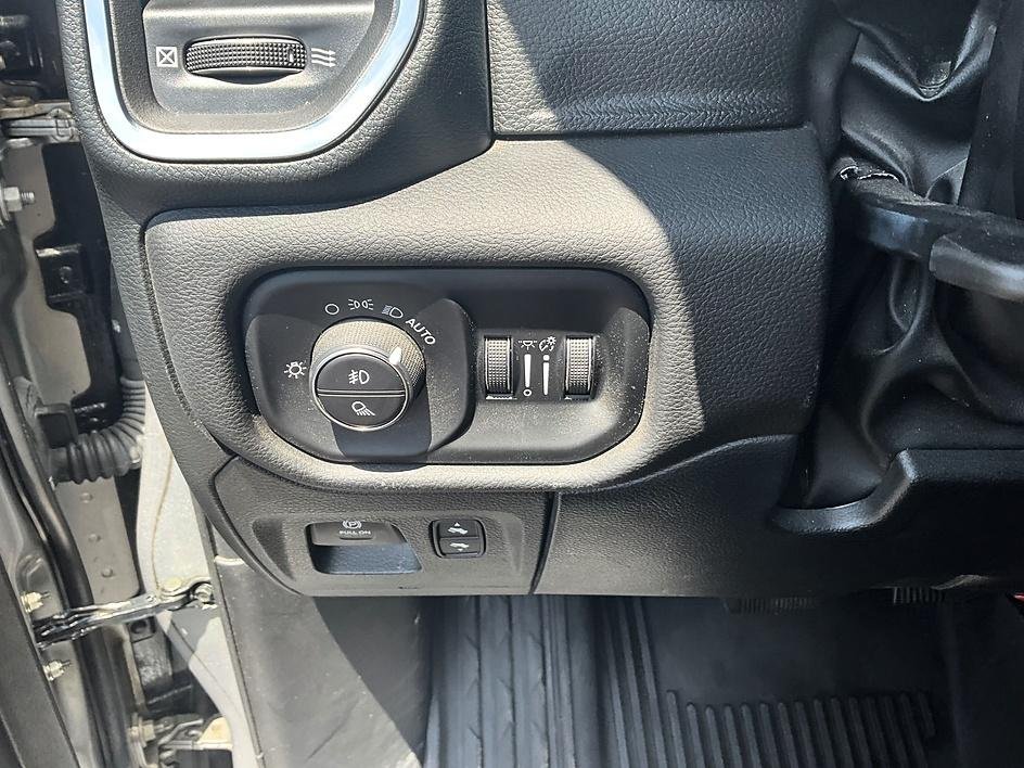 Used 2025 Silver Ram Laramie image 16