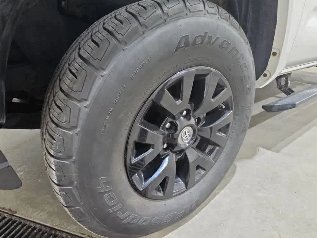Used 2019 Super White Toyota SR5 image 8