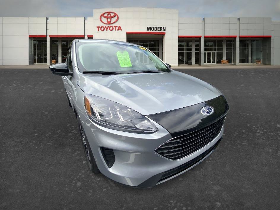 Used 2022 Silver Metallic Ford SE image 12
