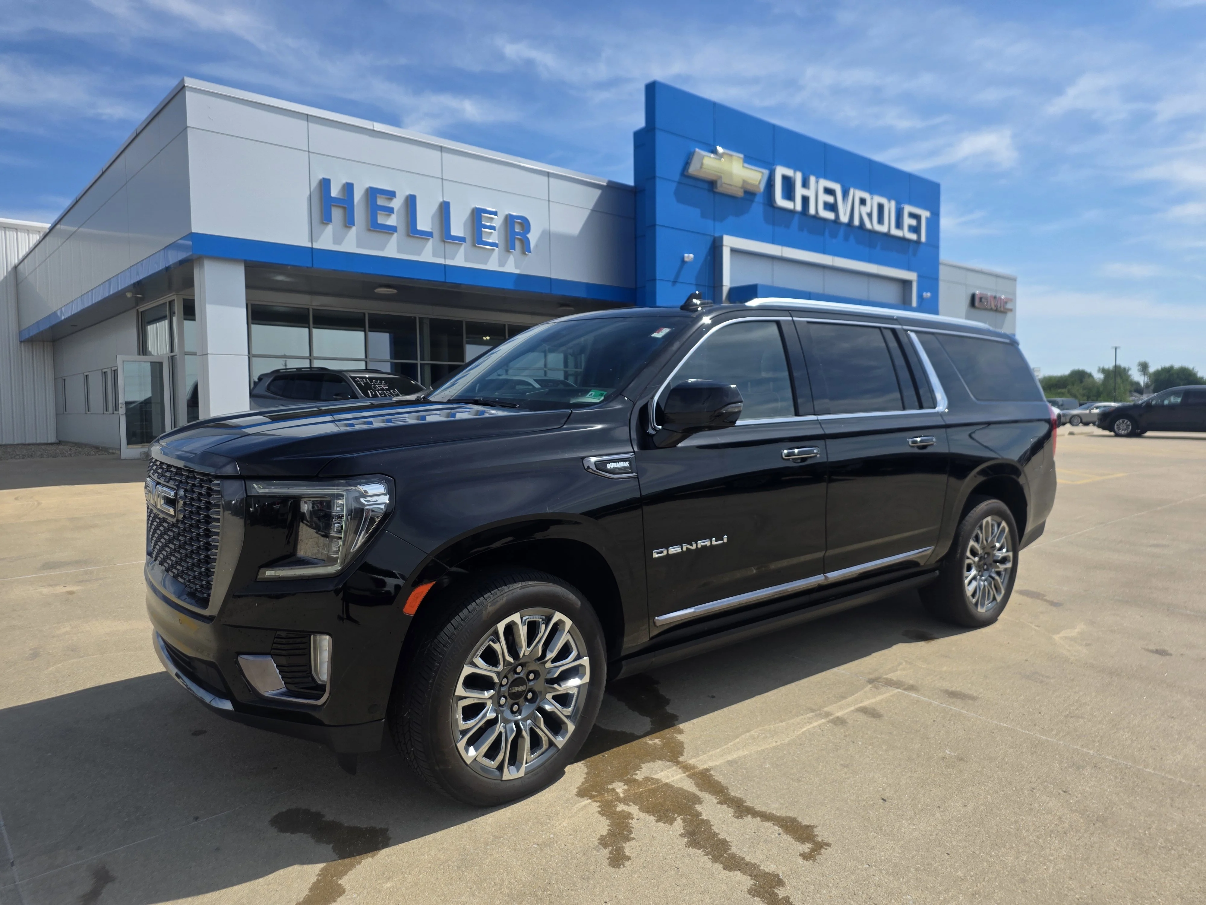 Used 2024 Onyx Black GMC Denali Ultimate image 3