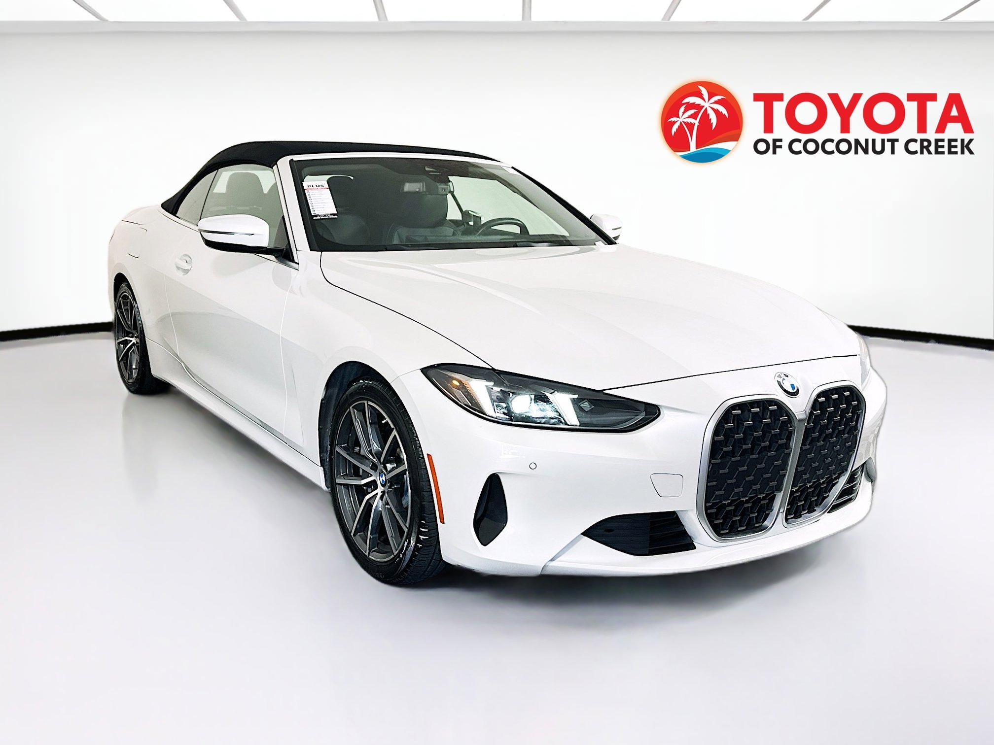 2025 BMW 4 thumbnail 3