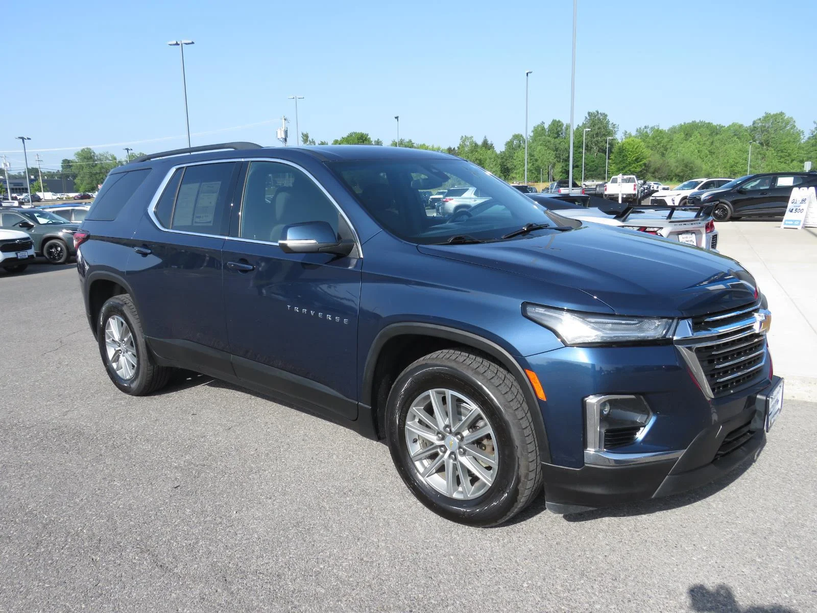 Used 2023 Northsky Blue Metallic Chevrolet LT Cloth image 5