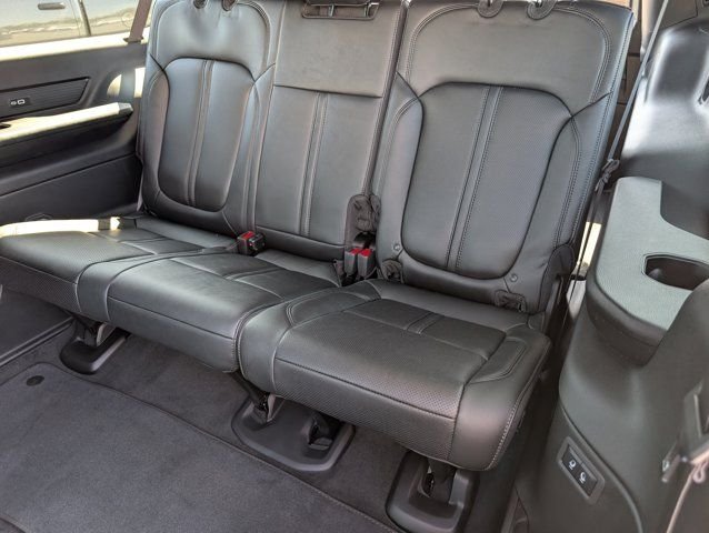 New 2026 Baltic-Gray Metallic Clear-Coat Exterior Paint Jeep Limited Reserve image 30