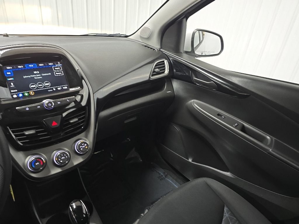 Used 2020 White Chevrolet 1LT image 25