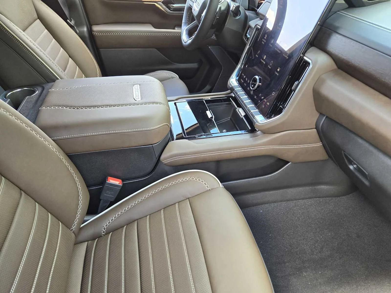 2027 GMC Yukon XL Denali Ultimate - Photo 9