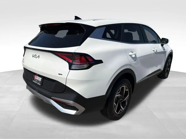 Used 2024 White Kia LX image 7