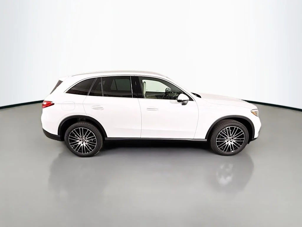 New 2026 White Mercedes-Benz GLC 300 image 8