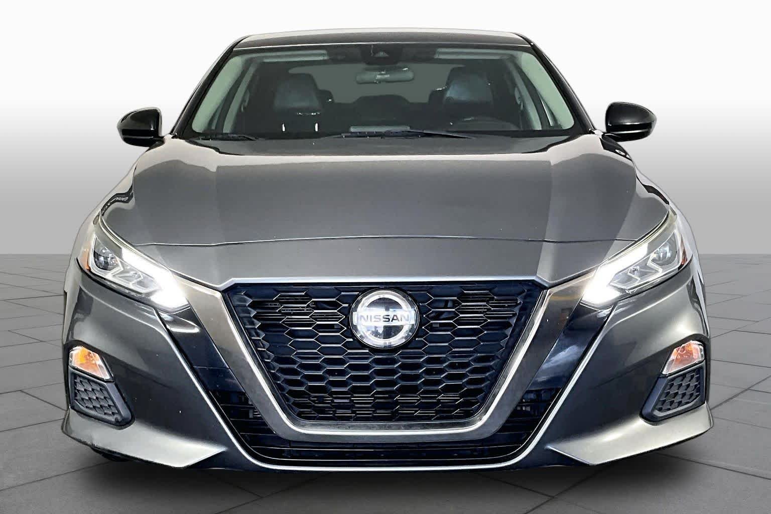 Used 2020 Gun Metallic Nissan 2.5 SR image 4
