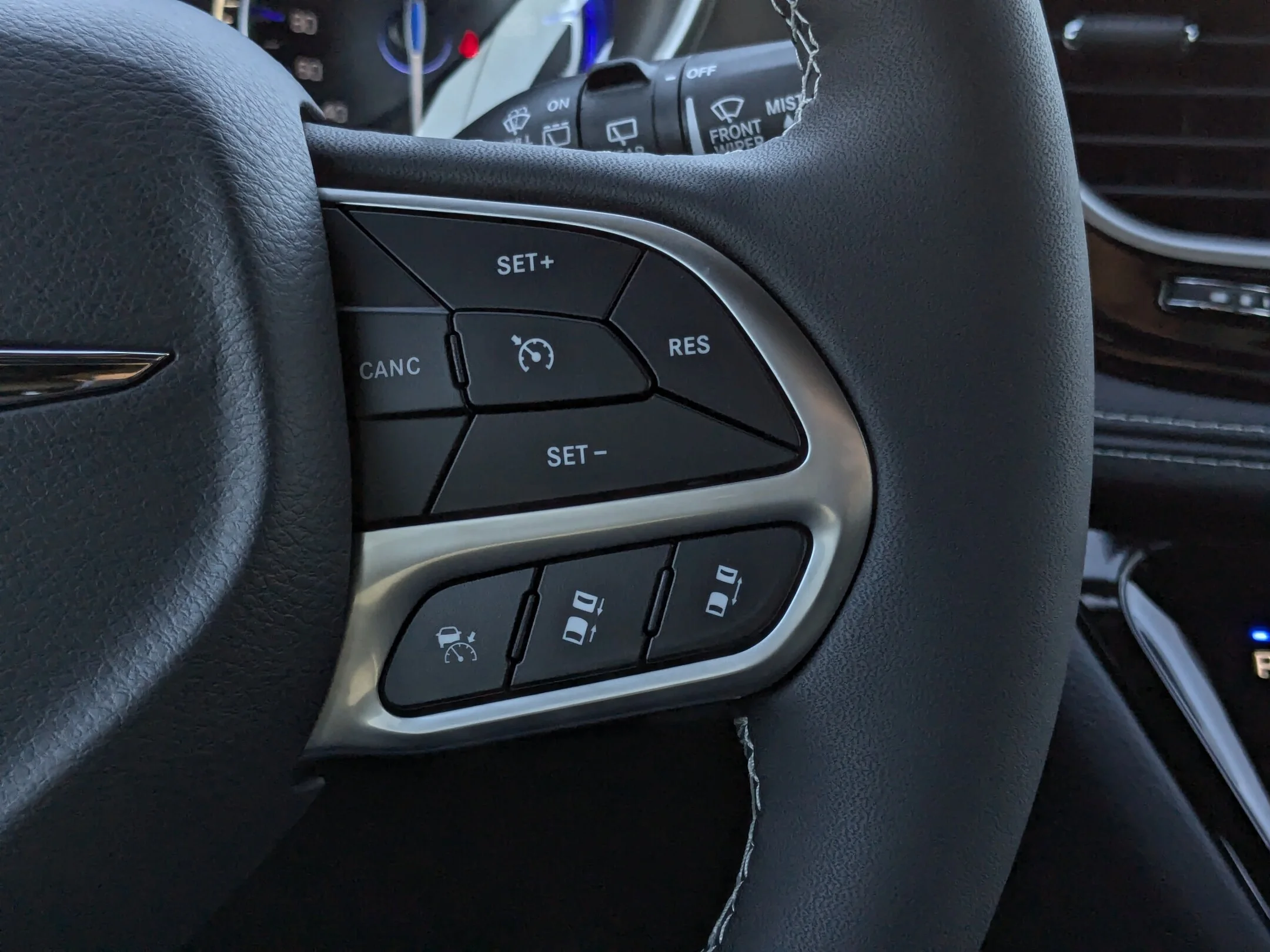 New 2026 Black Chrysler Select - - AWD - Rear DVD - 360 Degree Camera - Pano Roof image 18