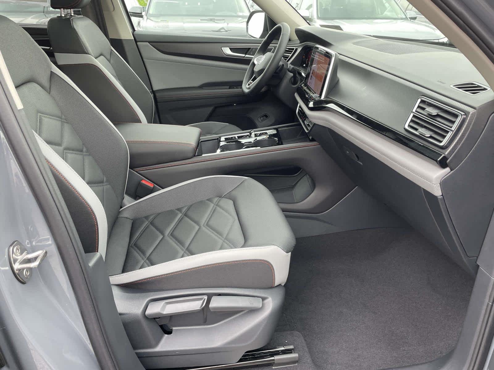 New 2026 Pure Gray Volkswagen 2.0T Peak Edition image 21