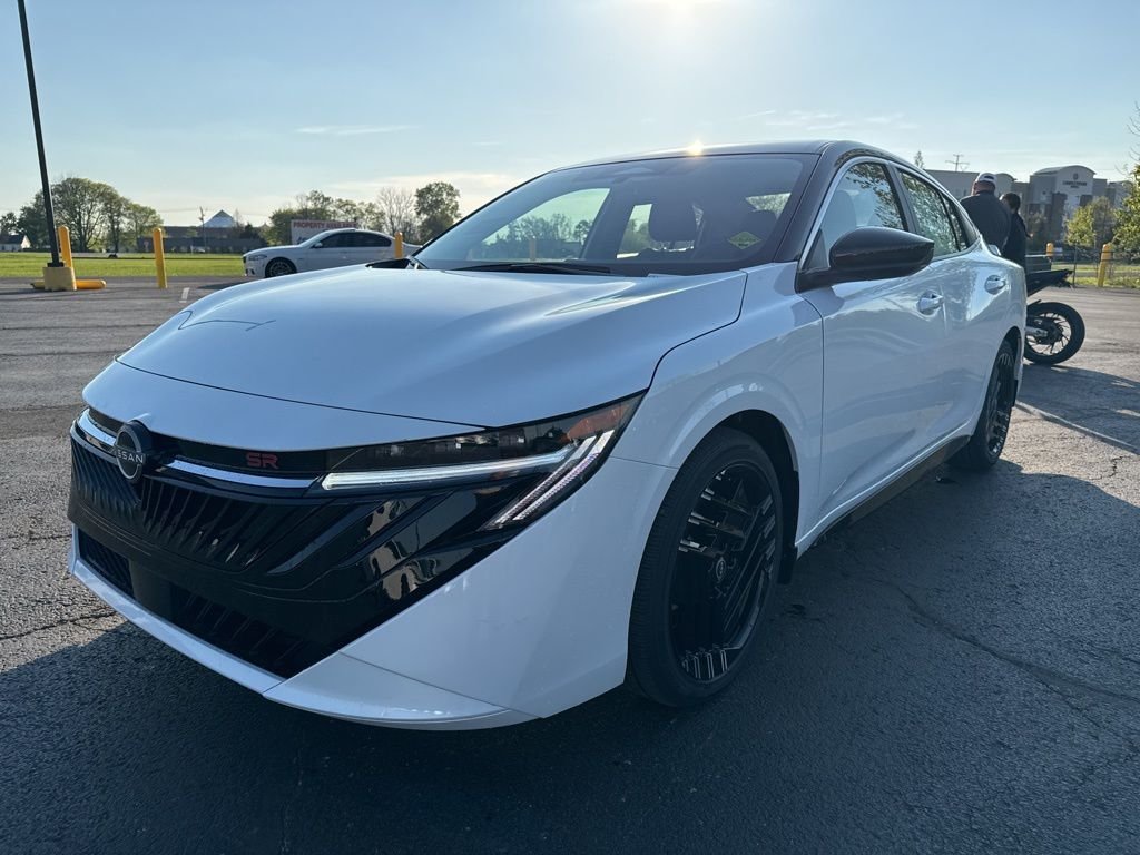 New 2026 Aspen White TriCoat / Super Black Two-tone Nissan SR image 8