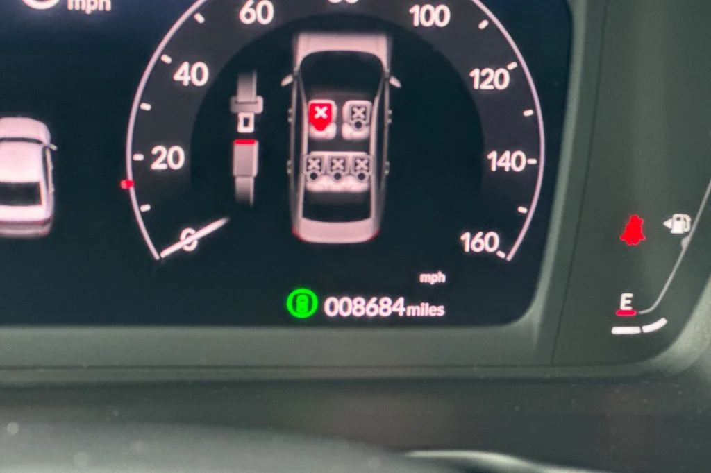 Used 2025  Honda SE image 26