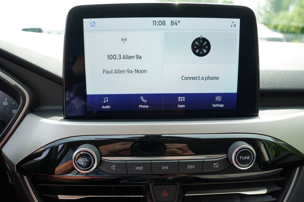 Used 2020 Sedona Orange Metallic Ford SE image 24