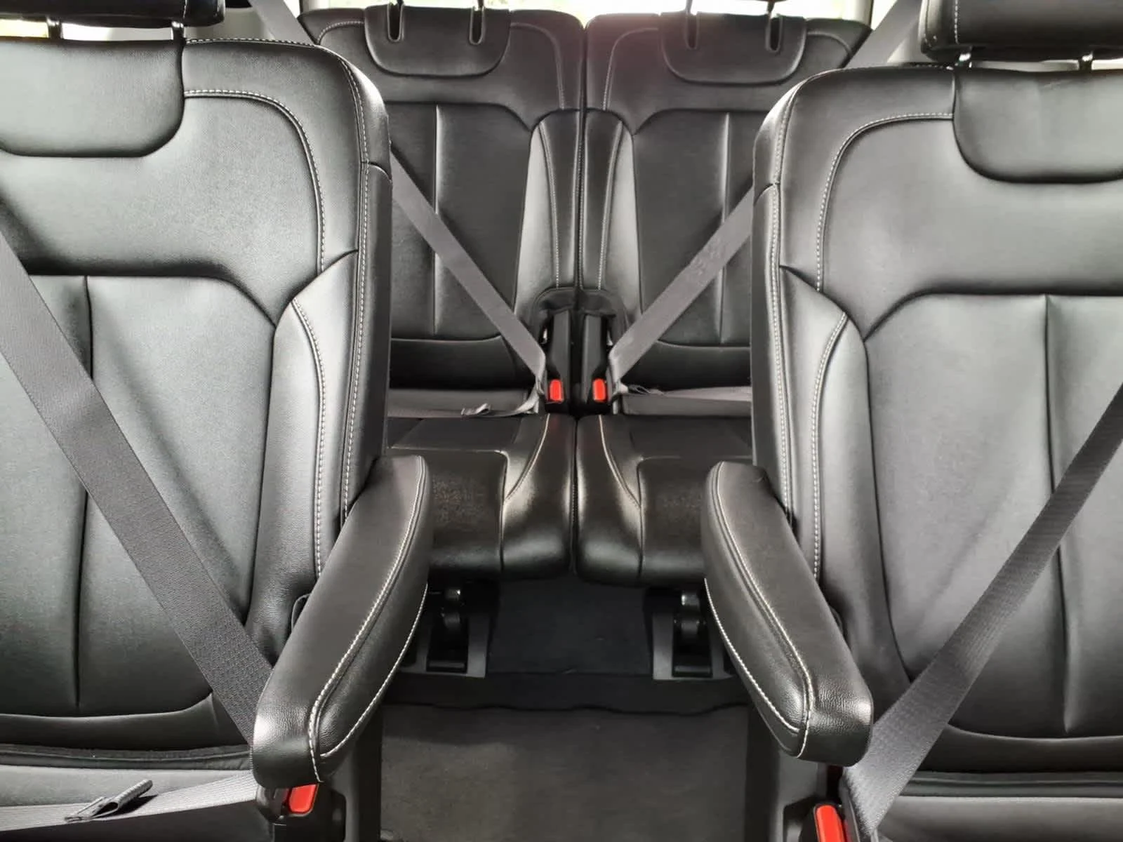 Used 2023 Velvet Red Pearlcoat Jeep Limited image 19
