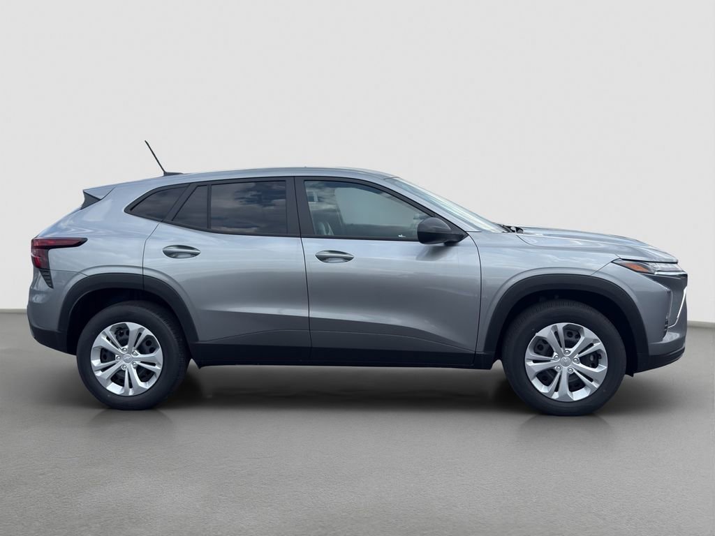2026 Chevrolet Trax LS - Photo 7