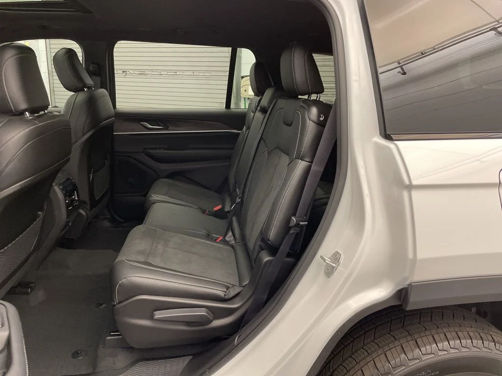 New 2026 White Jeep Altitude image 17