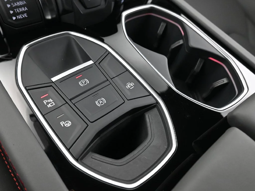 Used 2025 Gray Lamborghini SE image 25