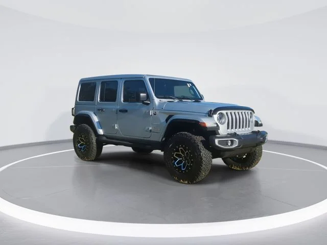 Used 2023 Silver Jeep Sahara image 2