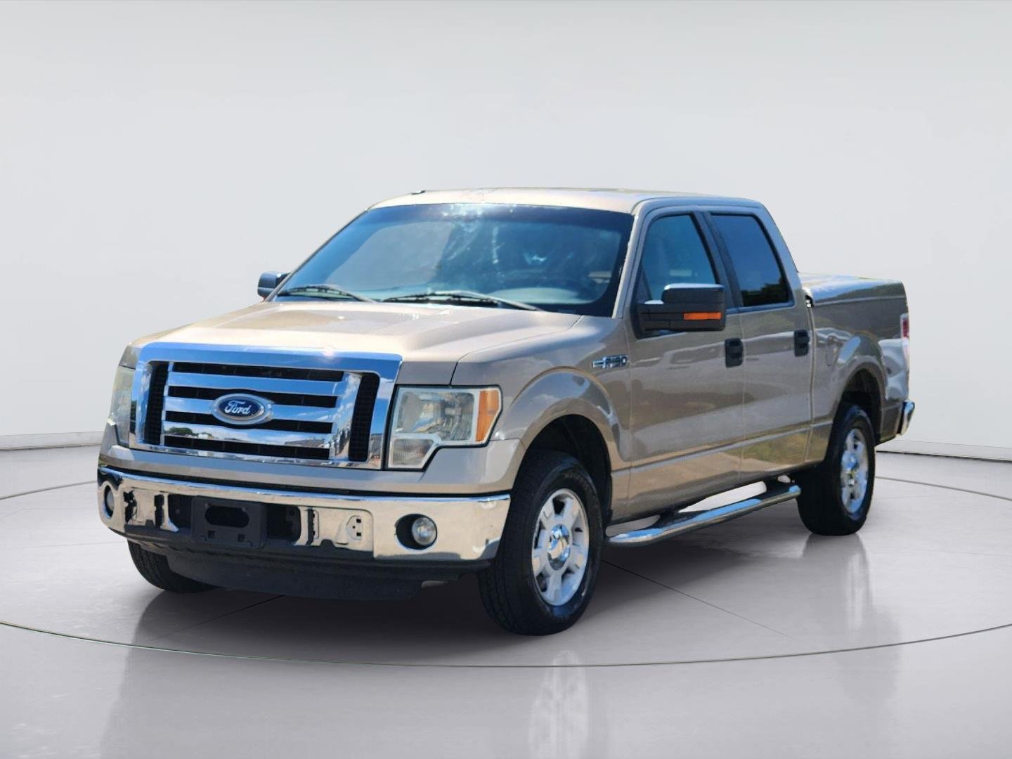 Used 2011 Pale Adobe Metallic Ford XLT image 3