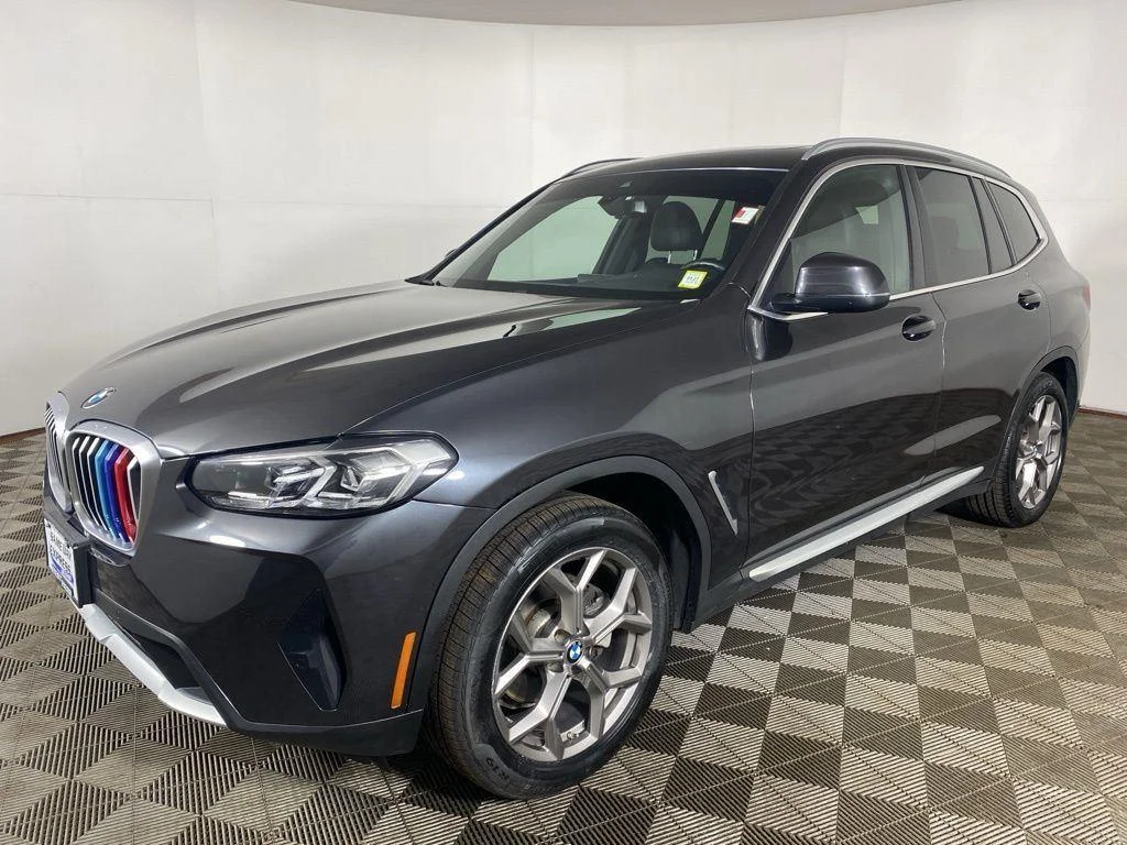 Used 2022 Dark Graphite BMW xDrive30i image 10