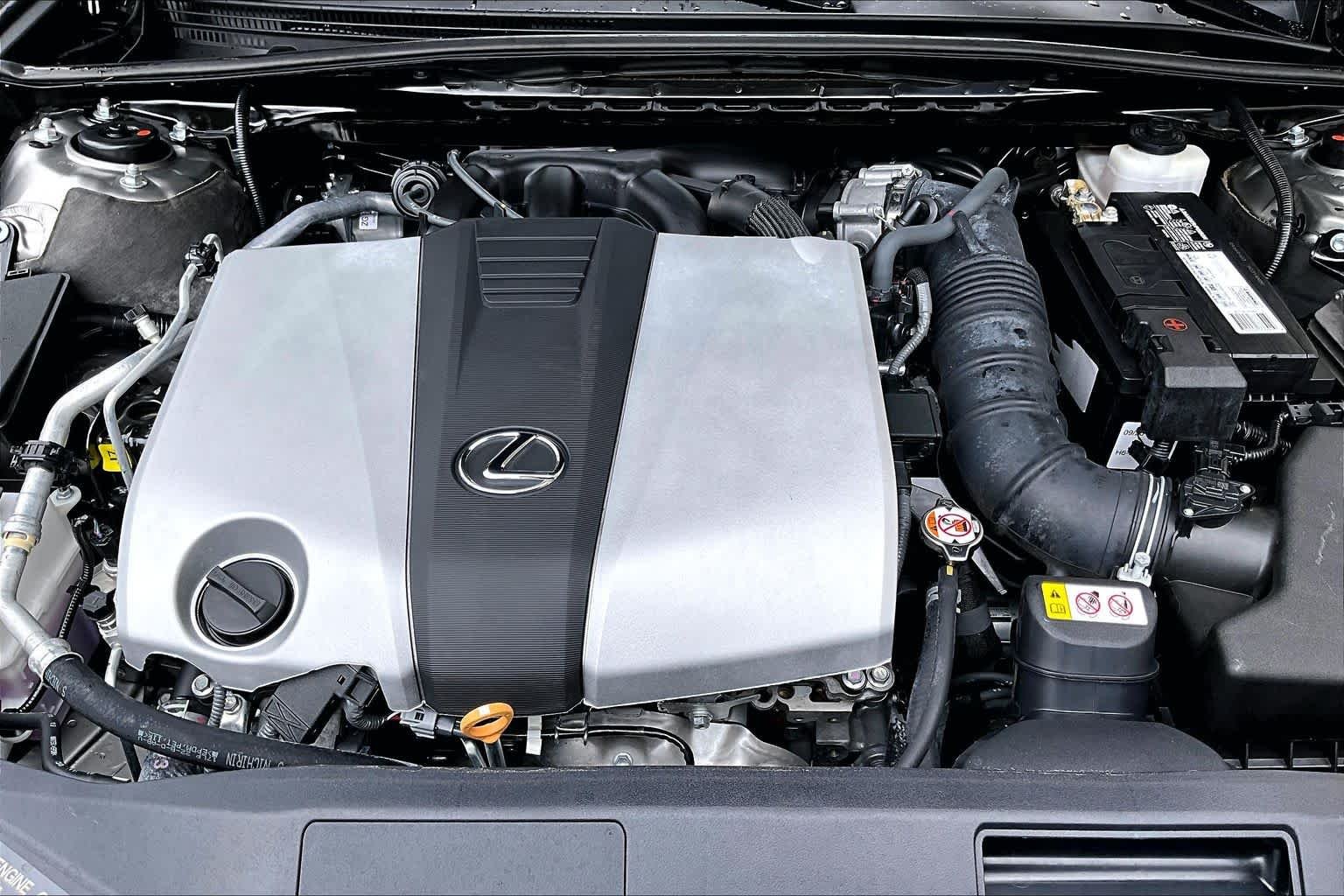 Used 2020 Atomic Silver Lexus  image 32