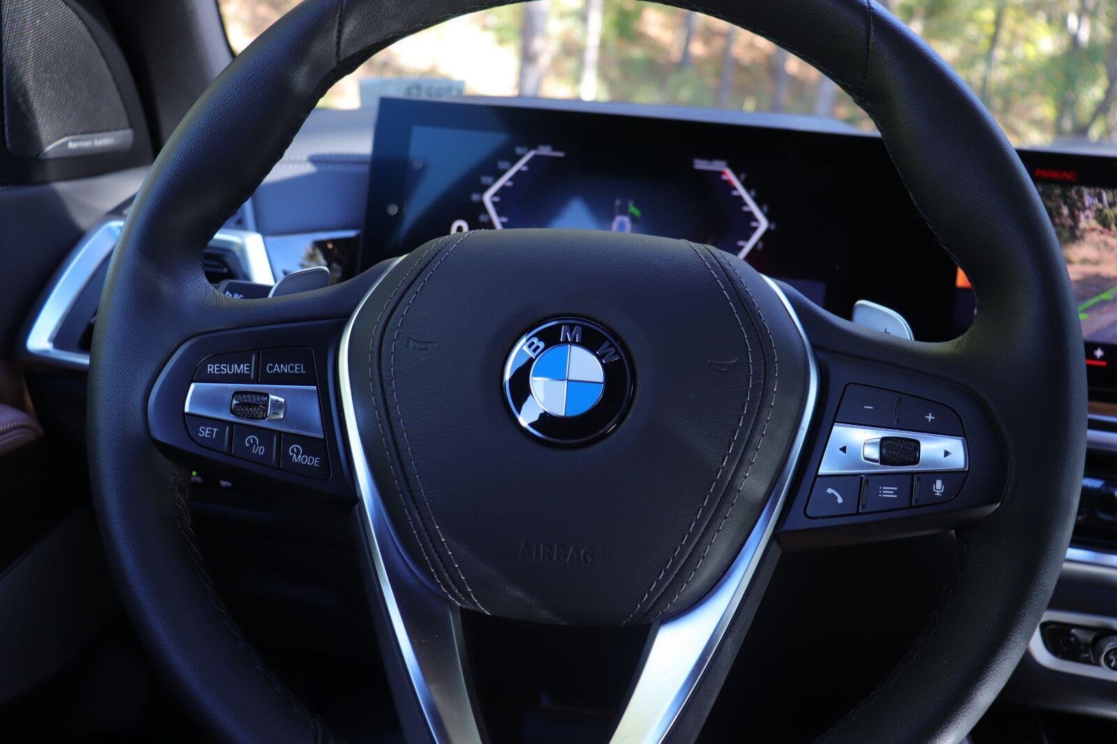 Used 2026 Skyscraper Grey Metallic BMW sDrive40i image 28