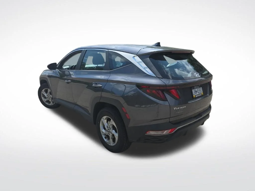 Used 2022 Gray Hyundai SE image 7