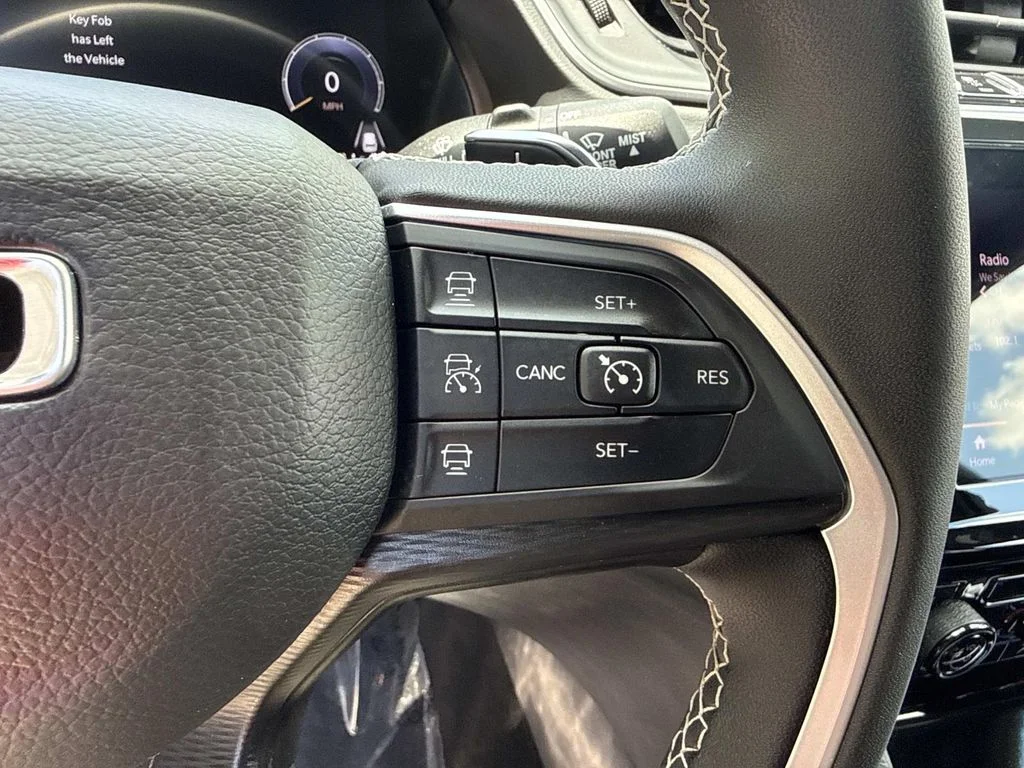 Used 2025 Silver Jeep Laredo image 34
