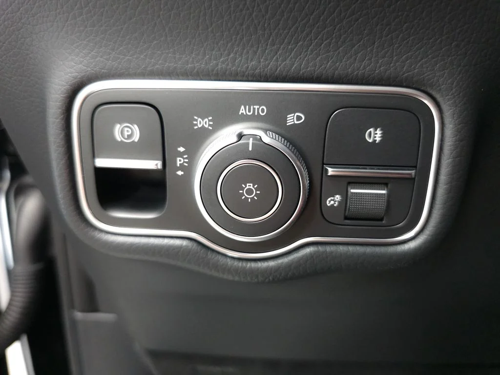 Certified Used 2025 Black Mercedes-Benz G 580 image 10