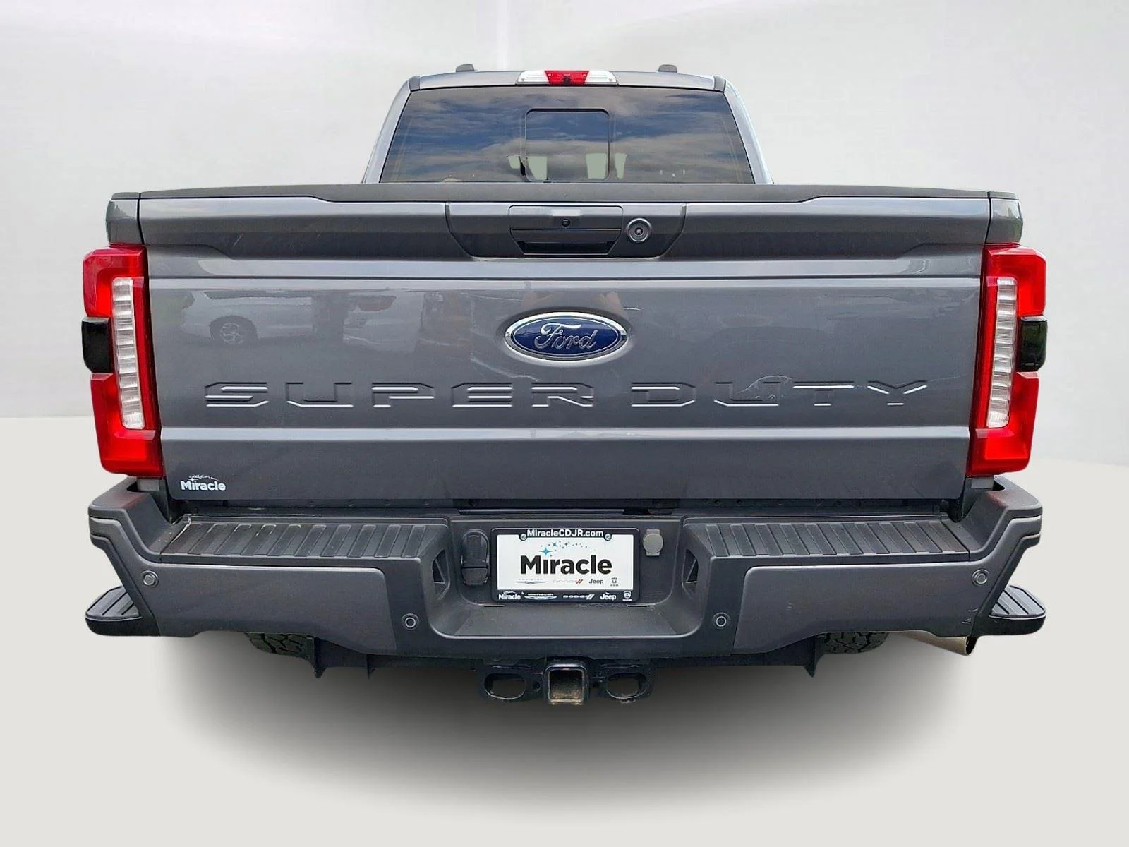 Used 2024 Carbonized Gray Metallic Ford LARIAT image 5