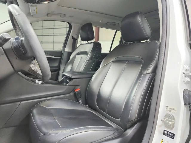 Used 2023 White Jeep Limited image 11