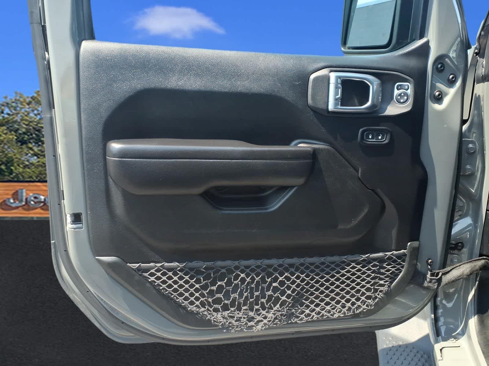 Used 2021 Sting-Gray Clearcoat Jeep Unlimited Rubicon image 11