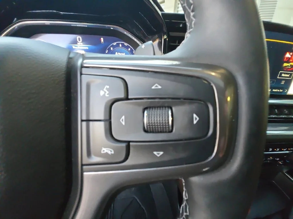 Used 2025 Beige Chevrolet High Country image 25