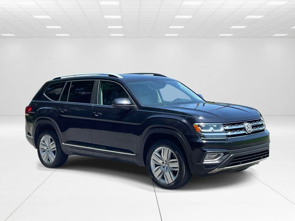 Used 2019 Black Volkswagen SEL image 1