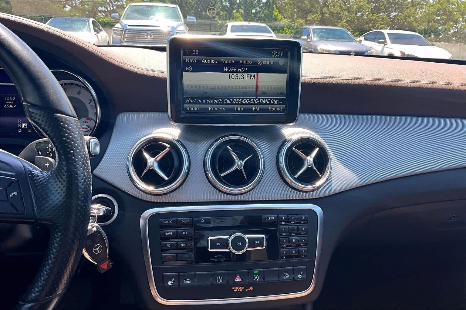Used 2015 Cirrus White Mercedes-Benz GLA 250 image 12
