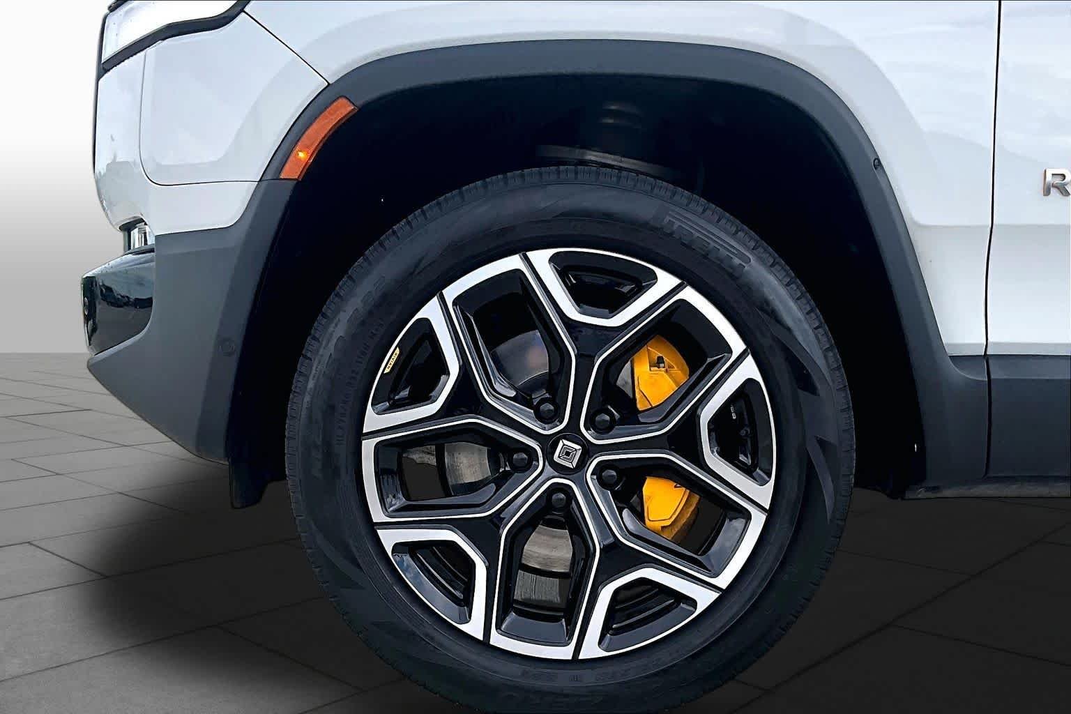 Used 2024 Glacier White Rivian Adventure image 10