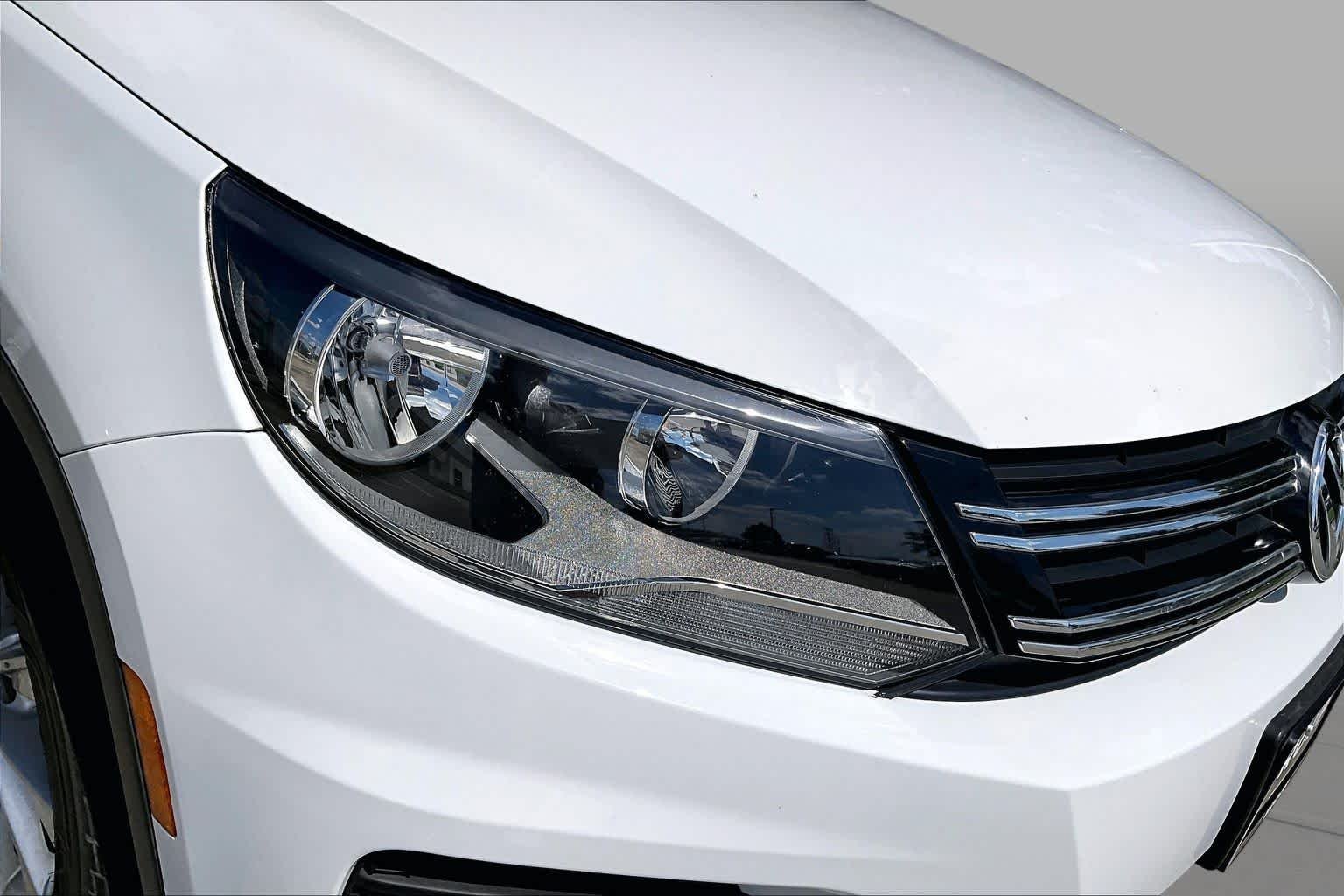 Used 2018 Pure White Volkswagen  image 26