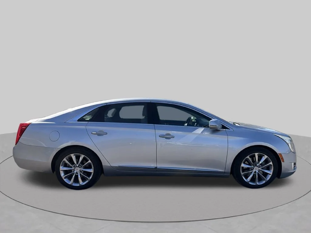 Used 2013 Radiant Silver Metallic Cadillac Luxury image 5