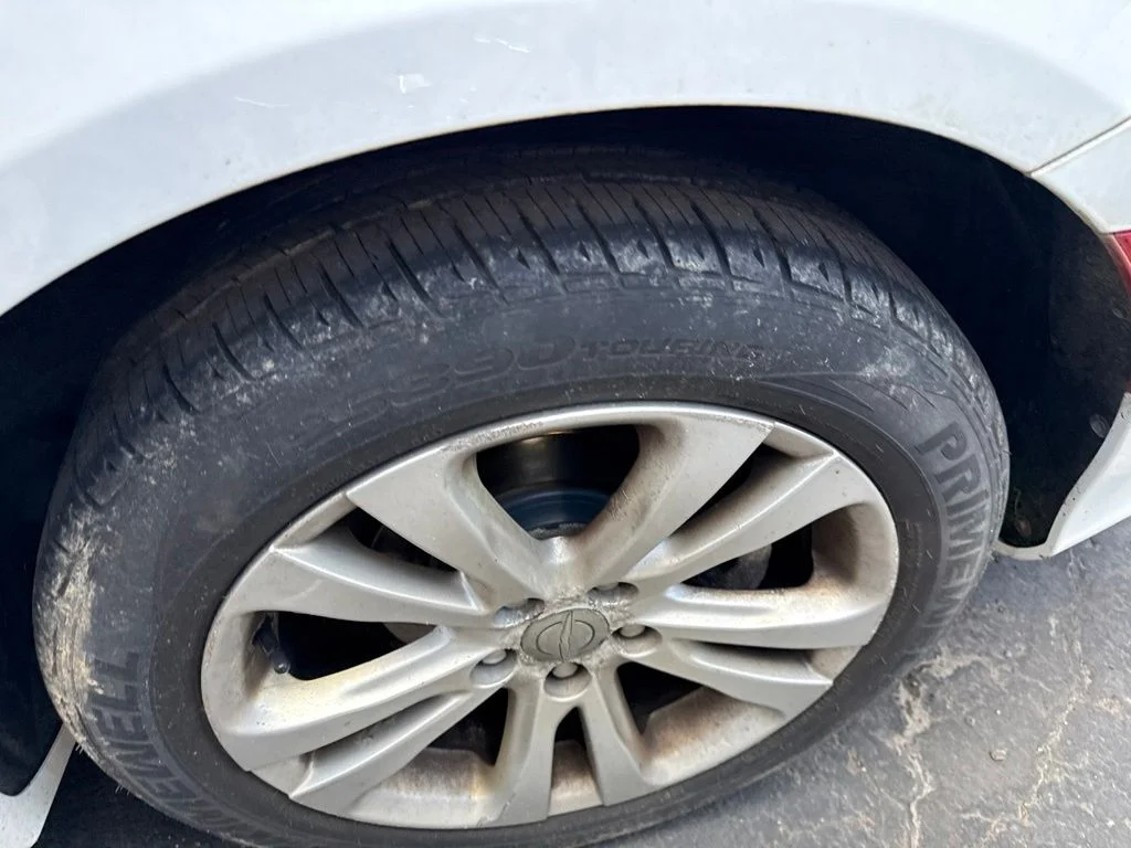 Used 2016 White Chrysler Limited image 15